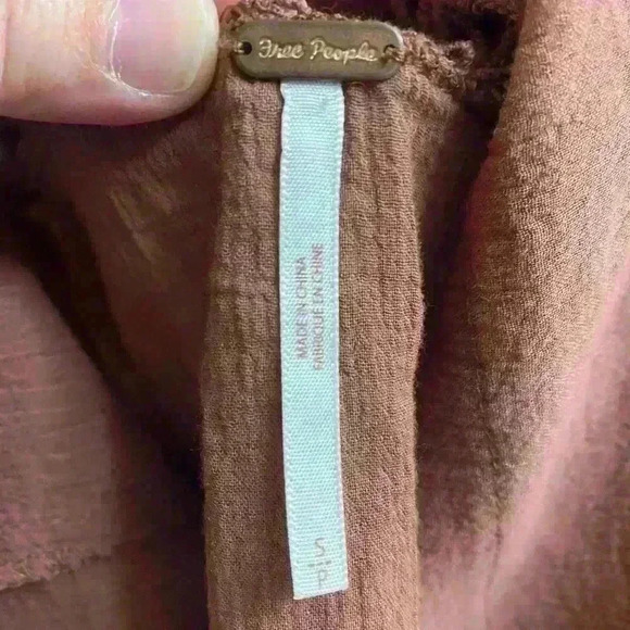 Free People On the Island Top in Spice Crochet Neck Button Details Size S NEW - Picture 11 of 11